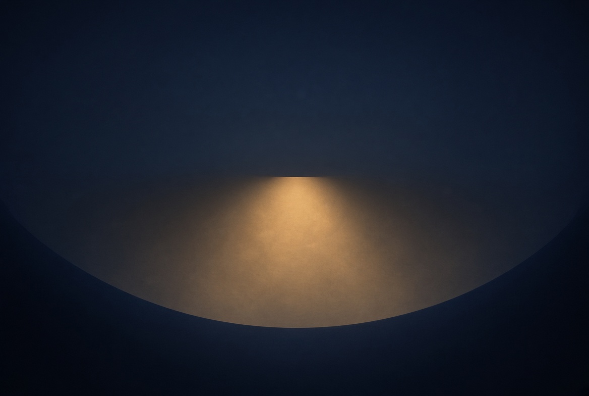 Single light in dark space – safety and containment